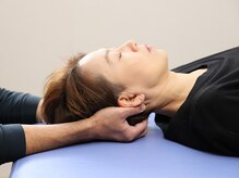 足とからだの力/首や肩こりに対しても特殊な施術