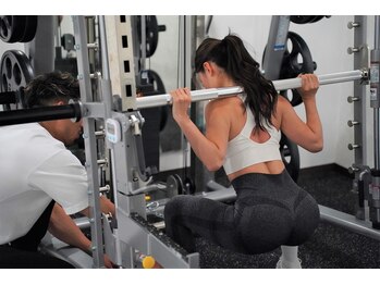 スタジオ ビーアンドジー 関内(studio B/G)/マシンを使った本格トレーニング