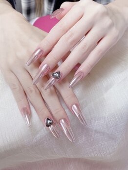 キラメキネイルサロン(Kirameki nail salon)の写真/【長さだし×持ち込みデザインOK】Kiramekiパーツいっぱい♪きらめくカラー×パーツで選ぶ楽しさ◎
