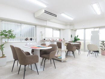 コンセプトユー 新宿(Concept U)/広々としたサロン