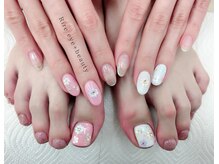 リール アイプラスビューティー(Rire eye + beauty)/ホロフラワーお花アシンメトリー