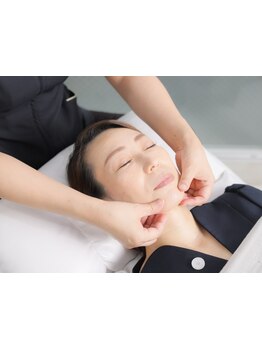 ホウレイ線・たるみ改善！予防ケア