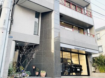 山の音/店舗外観　車屋さんの2階です！