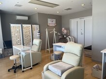 ソファ席でゆったり施術頂けます