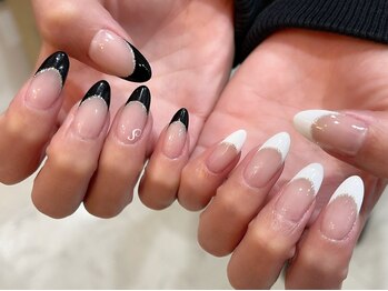 レディグリッター(Lady glitter)/白黒アシメカラーフレンチ