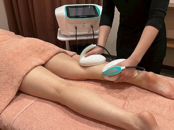 サロン ド グロウ 札幌店の写真/新マシン導入!太脚卒業【下半身集中♪超音波セル分解+発汗マット★60分￥4950】太もも・ヒップを速攻スリム