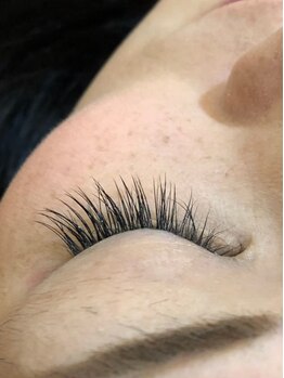 フリルアイビューティ 豊中店(Frill Eye Beauty)/