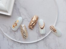 ネイル スパ ココプラス(Nail spa Cocoplus)/ホワイト×ゴールドのニュアンス
