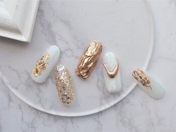 ネイル スパ ココプラス(Nail spa Cocoplus)/ホワイト×ゴールドのニュアンス