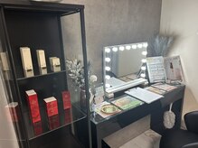 お肌の状態を見てしっかりカウンセリングしていきます。