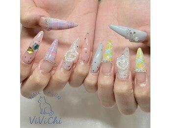 ビビチ(ViViChi)の写真/憧れのロングネイルも◎長さ出しが得意＆パーツも豊富にご用意しております！♪