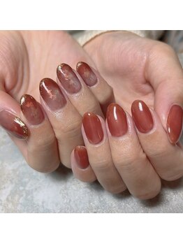 アティックネイルアトリエ(attic nail atelier)/アシメネイル