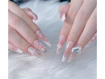 ティアラネイル(TIARA NAIL)の写真/【自店オフ無料☆】マグネットネイルやVカットビジュー、ワンホンネイルなど流行のデザインが楽しめる！