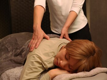 パピヨン(papillon)の写真/【河内小阪】日頃の疲れに◎首・肩の重だるさを解消。姿勢矯正×ヘッドスパで全身すっきり。理想の美姿勢に