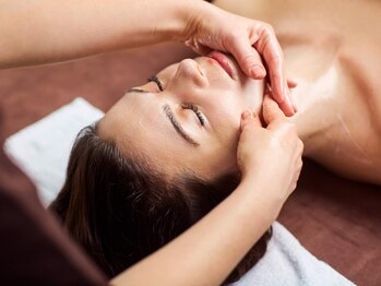 ミックスアップ 池袋店(Mix up!!)の写真/【結果重視】 顔だけじゃない。 首・フェイスラインまで整える本格小顔ケア