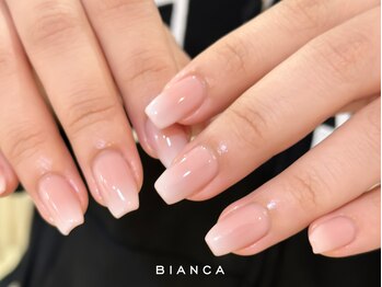 ビアンカ 横浜関内店(Bianca)の写真/色変更OK!理想のネイルが見つかる☆【サンプル豊富な定額コース￥5800~】トレンドをMIXしたデザインが人気★