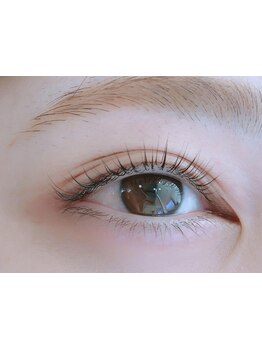 ナチュラル上品な目元にしたい