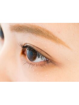 ナチュラル上品な目元にしたい