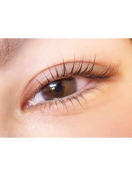 ナチュラル上品な目元にしたい