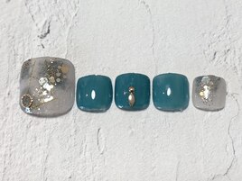 透け感グリーンフットネイル♪