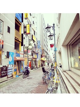 ナム 上野店(Namu)/上野マルイの横沿いを歩くと
