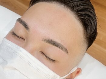 ホワイトアイ 前橋(WHITE EYE)の写真/【男性のお客様も大歓迎☆】お顔の印象は8割眉で決まる!!眉毛を整えることで爽やかな印象に♪初回¥4780~!!