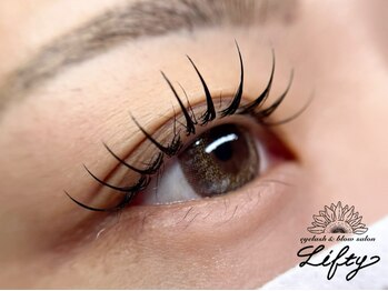 リフティ 小倉魚町(Lifty)の写真/ふんわりボリュームで、上品な大人EYEに。自まつ毛が少ない方や、ボリュームが欲しい方にも◎