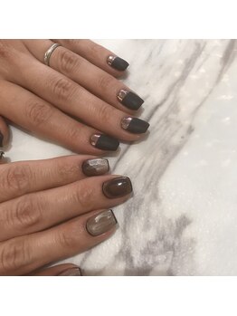 アンバー(Amber)/囲み×ハーフミラーネイル☆