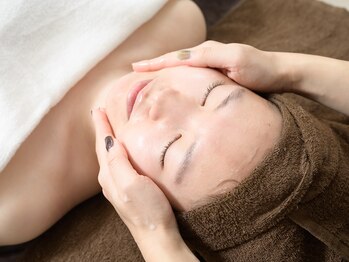 ソーレ(Sole)/《REVI ハーブピーリング1》