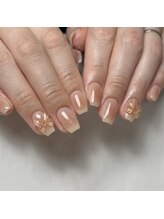 ネイルアトリエビー(nail atelier be’)/オレンジチークネイル