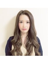 カレン(KAREN) S. 