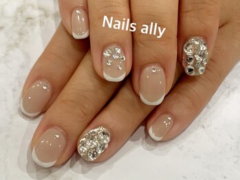 ネイルズアリー 立川店(Nails ally)/フレンチ×ストーン埋めつくし
