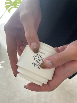 ムーイ 外苑前(mooi.)/brownn × bluestone