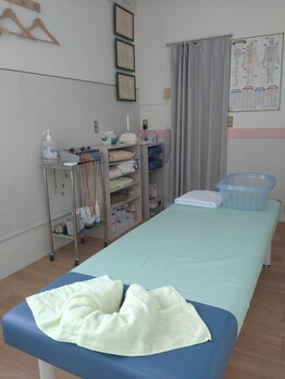 いっしょう堂/ベッド1台のシンプルな施術室