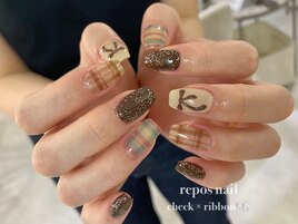 リボンチェックの秋ネイル¥8800