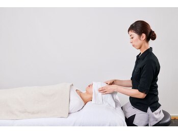 セラピア 淡路町/大人気！HOT首コリ流し