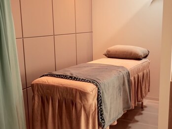 orne. eyelash  まつげパーマ/パリジェンヌ/LED/マツエク/眉毛/アイブロウの写真/忙しくても”美しさ整う”ひとときを＊技術と心地よさで満たす上質サロンでふと鏡を見るたびときめく目元に