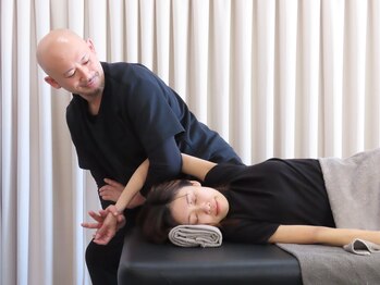 福多整骨院の写真/【22時まで営業】資格所持者の知識×技術×経験による痛気持ち良いピンポイント施術！スッキリすると話題