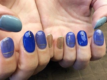 プラハネイル(+HER 美甲)/ブルー×ライン