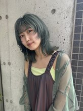 レヴ 草加店(LEV.) HERS. momo