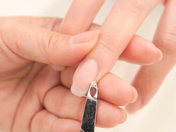 ネイリックス 栄ガスビル(NAILX)の写真/サロン迷子の方必見☆プロによるケアで指先を綺麗に♪手元を綺麗に整えて、よりネイル映えする指先に！