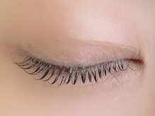 メロー(mellow)/とじても可愛い目元