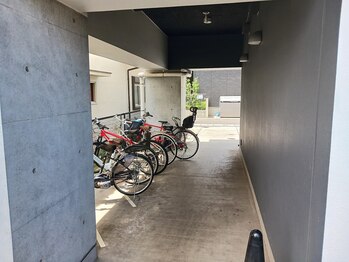 所沢西口連動整体院/道順9 駐輪場があります