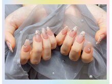 センシー ネイル スタジオ(Sensy Nail Studio)/マググラデ+ストーンデザイン