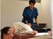 アイリス メンテナンス アンド リカバリー 千葉の雰囲気（ストレッチで痛みを軽減◎）
