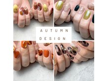 パーツやカラーが豊富でトレンドネイル多数ご用意！