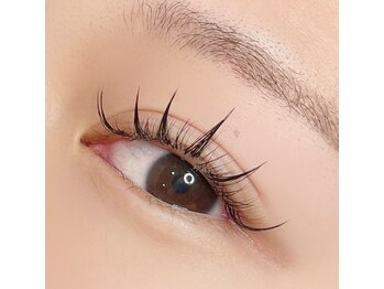 レジアントサロン(Rediant salon)の写真/≪高技術≫パリジェンヌ+マツエクが人気◎自然に映える目元も、ボリューミーで華やかな目元も自由自在♪