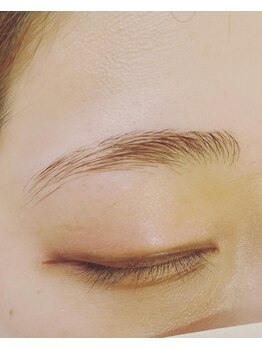 アイラッシュサロン フルール(eyelash salon FLEUR)/眉毛カラーでふんわり眉毛
