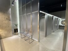 シスターバイビー 本厚木店(Sister by B)の雰囲気（個室有り◎広々とした空間でお寛ぎいただけます。）