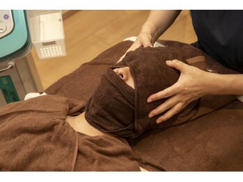 みやび接骨院/美顔アライメント整体の施術です